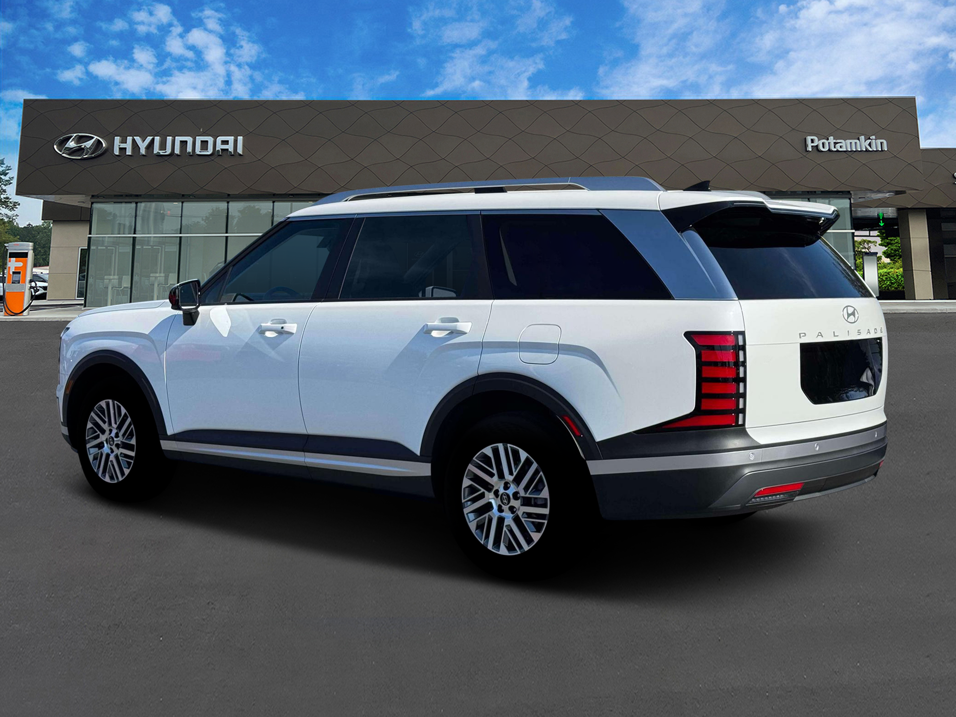 New 2026 Creamy White Pearl Hyundai SEL 7P image 4