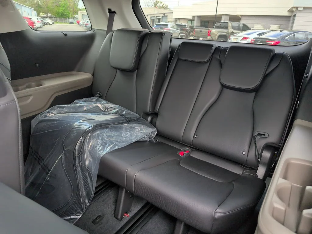 2025 Kia Carnival EX - Photo 31