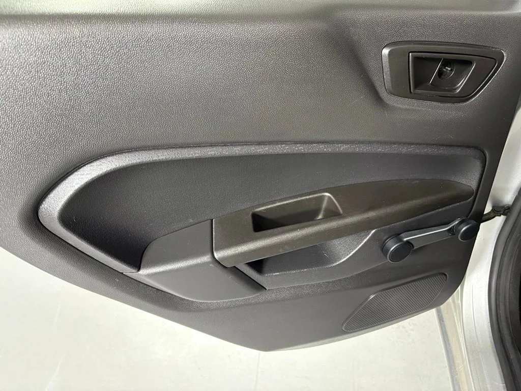 Used 2015 Silver Ford S image 27