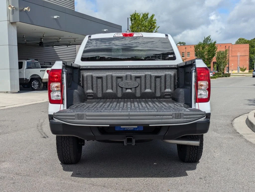 New 2026 Oxford White Ford XL image 13