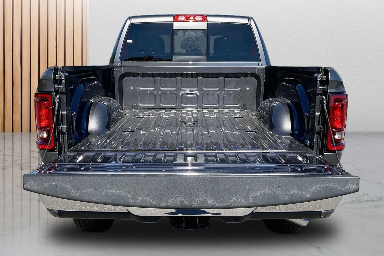 New 2026 Granite Crystal Metallic Clear-Coat Exterior Paint RAM Tradesman image 22