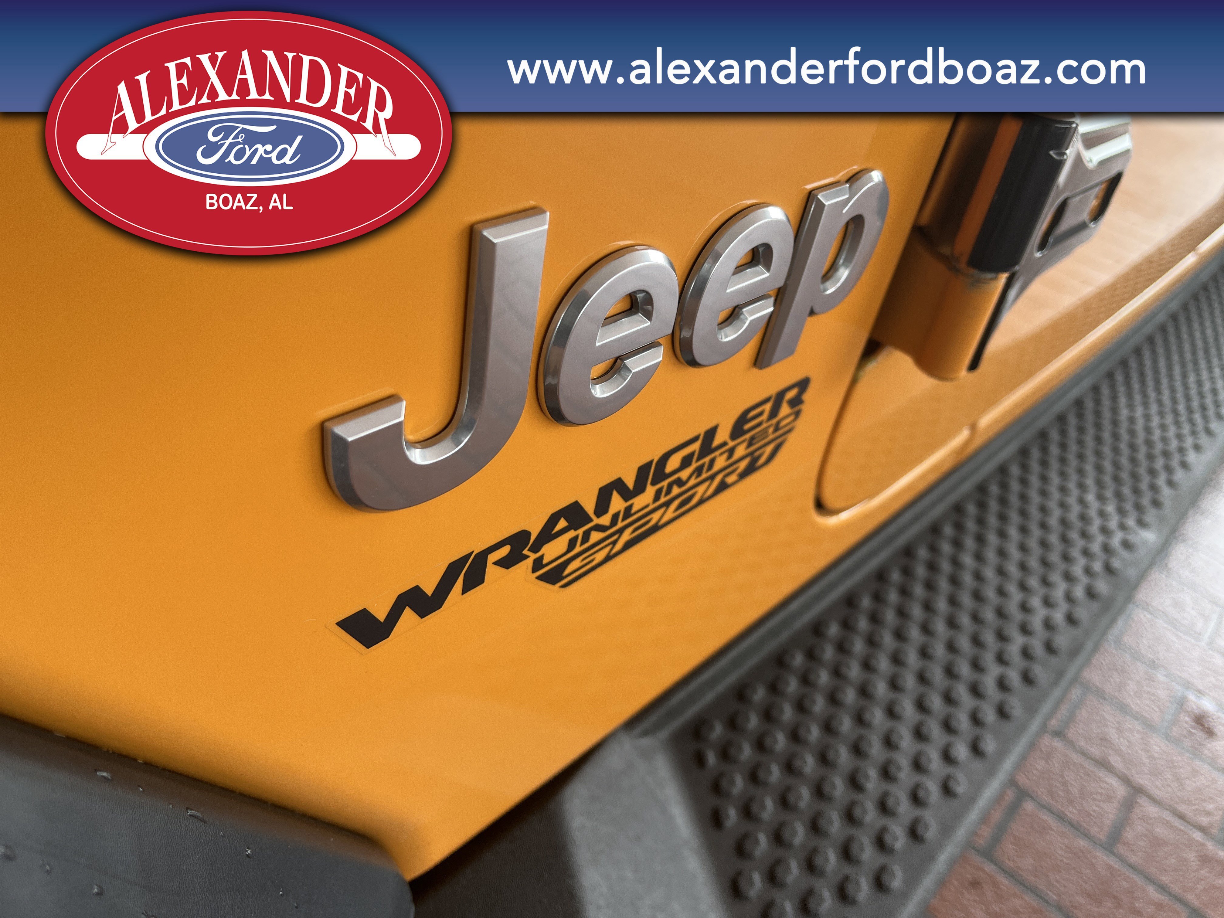 Used 2018 Orange Jeep Sport image 7