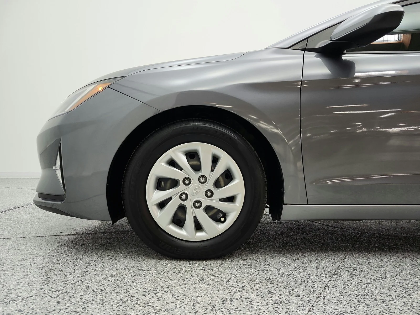 Used 2019 Galactic Gray Hyundai SE Auto image 21