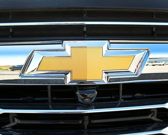 2026 Chevrolet Suburban LT - Photo 8