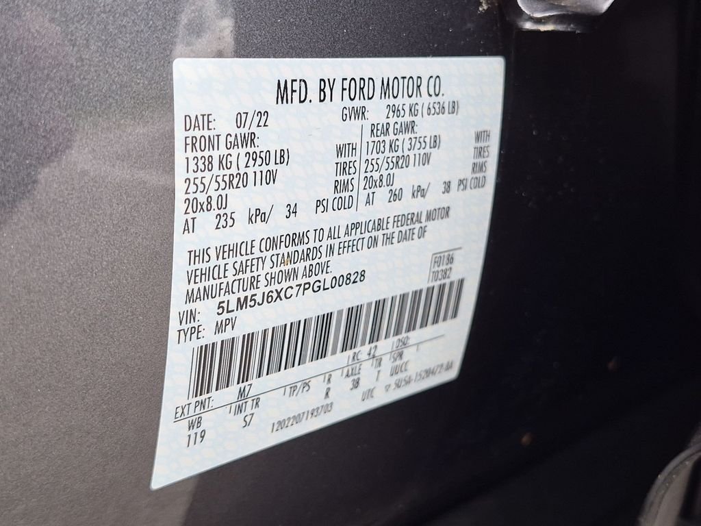 Used 2023 Gray Lincoln Standard image 37