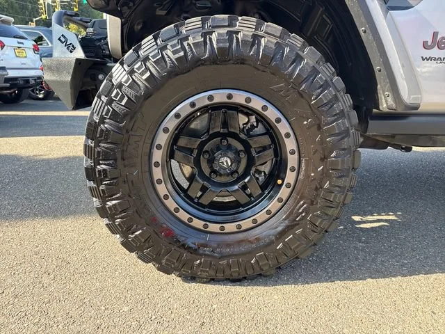 Used 2019 Billet Silver Metallic Clearcoat Jeep Unlimited Rubicon image 28