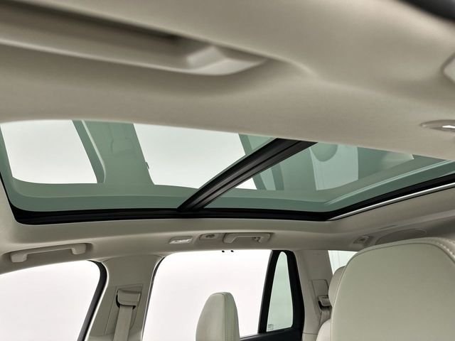 Used 2023 White Volvo Ultimate image 22