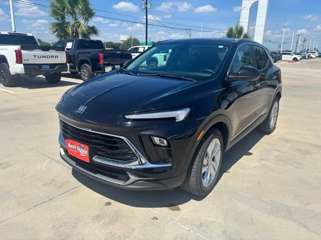 Used 2025 Black Buick Preferred image 3