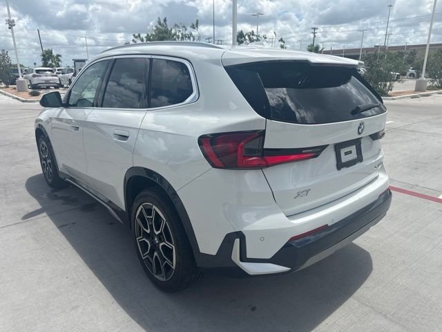 Used 2025 White BMW xDrive28i image 4