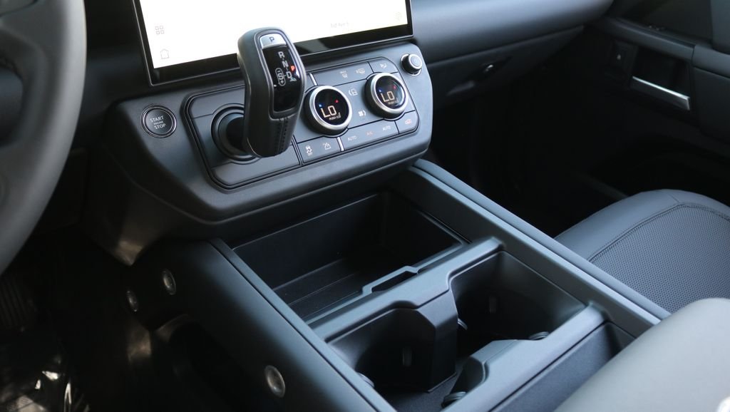 New 2026 Santorini Black Land Rover S image 26