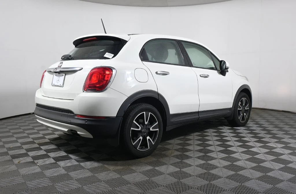 Used 2017 White FIAT Pop image 8