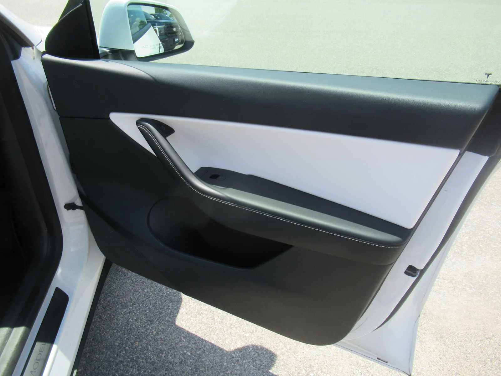 Used 2022 Pearl White Multi-Coat Tesla Performance image 28