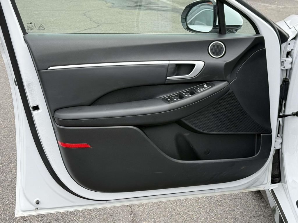 Certified Used 2025 White Hyundai SEL image 28