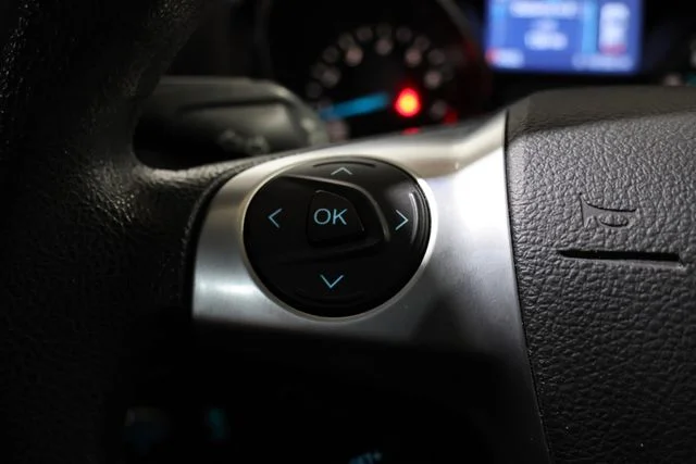 Used 2014 Race Red Ford SE image 18