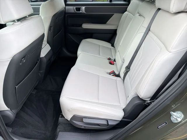 Used 2025 Green Hyundai SEL image 25