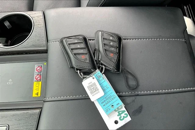 Used 2025 Green Lexus 700h Overtrail image 36
