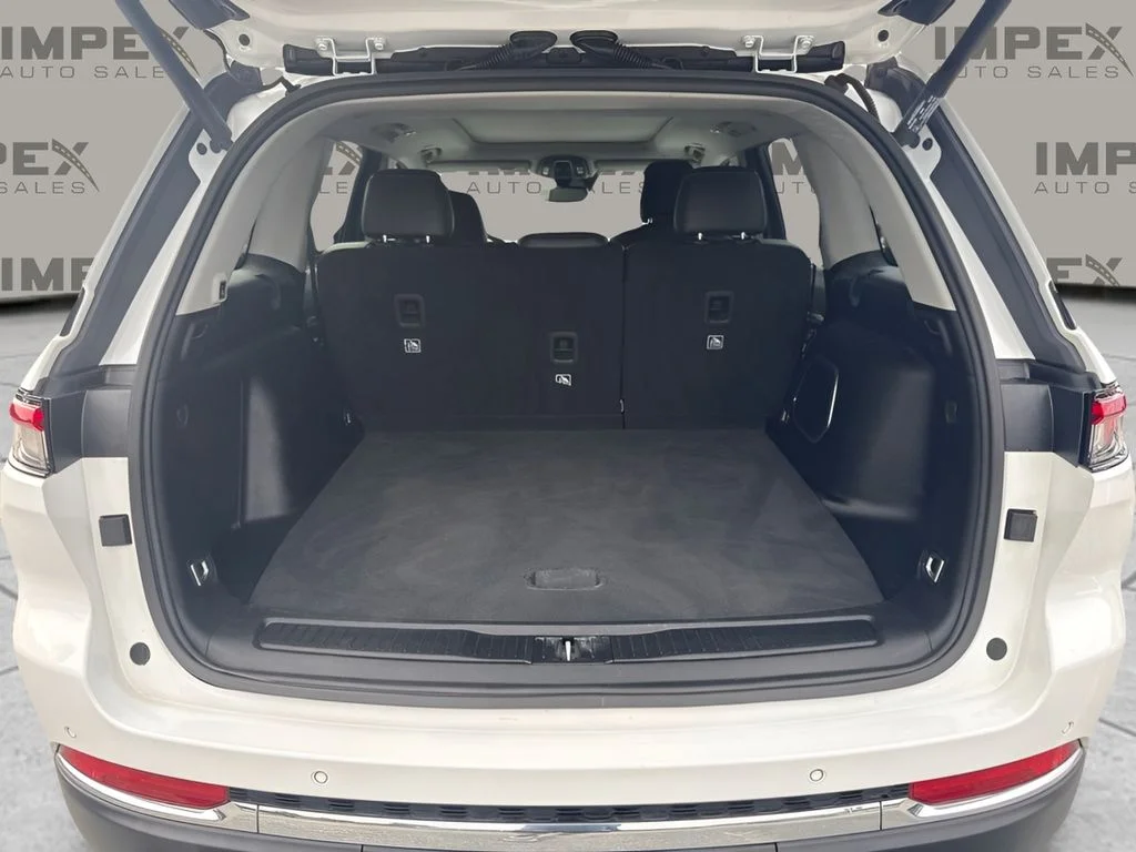 Used 2024 White Jeep 4xe image 20
