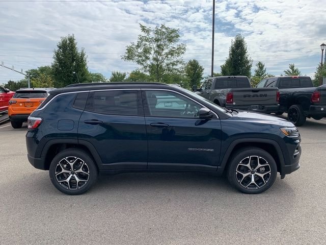 New 2026 Fathom Blue Pearl-Coat Exterior Paint Jeep Limited image 7