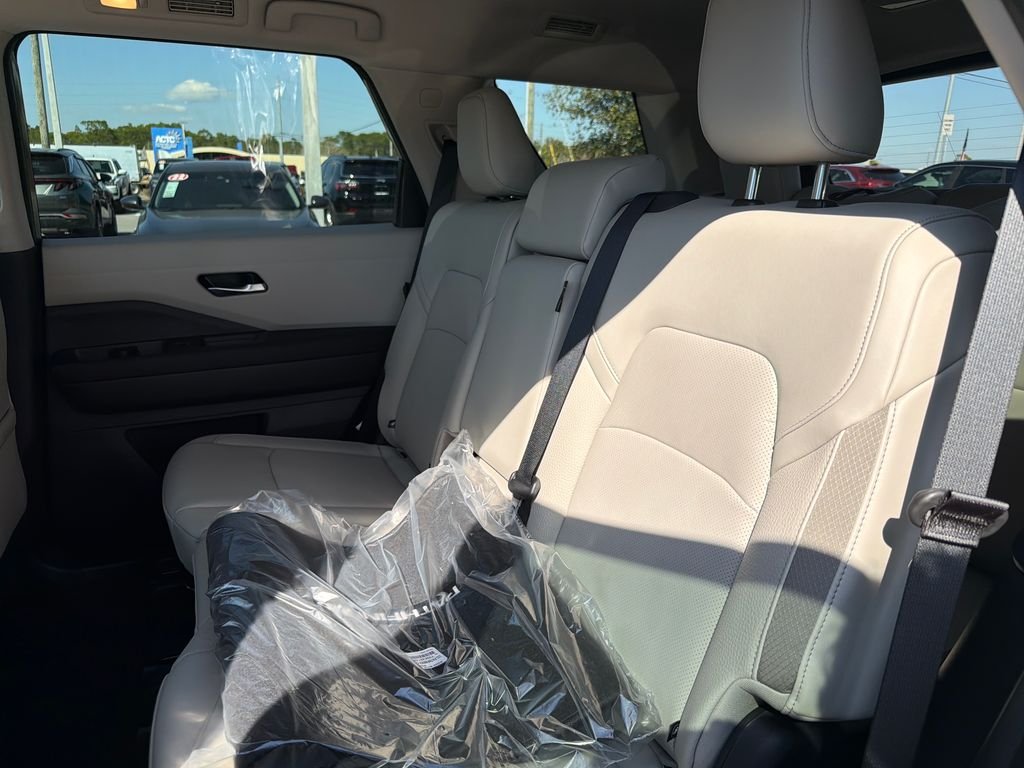 New 2026 Nissan Pathfinder SL 4D Sport Utility