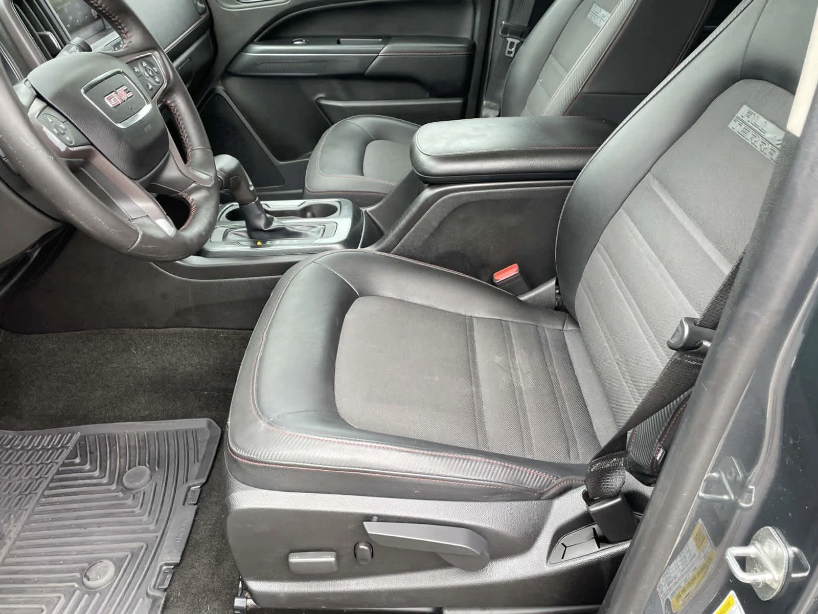 Used 2015 Cyber Gray Metallic GMC 4WD SLE image 15