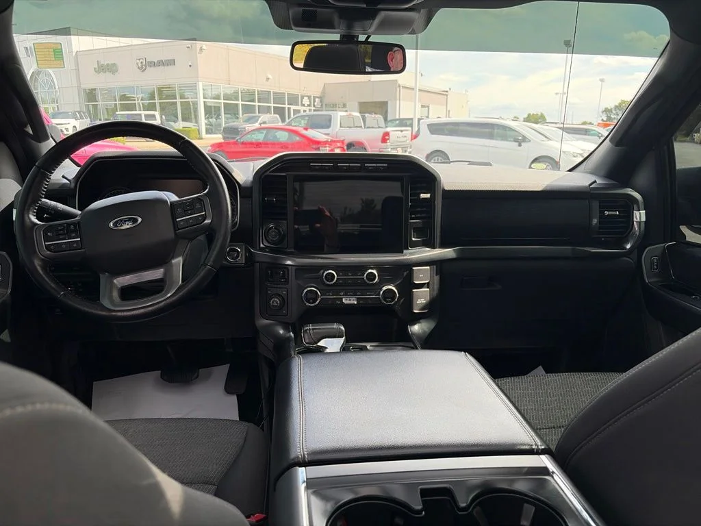 Used 2021 Silver Ford XLT image 17