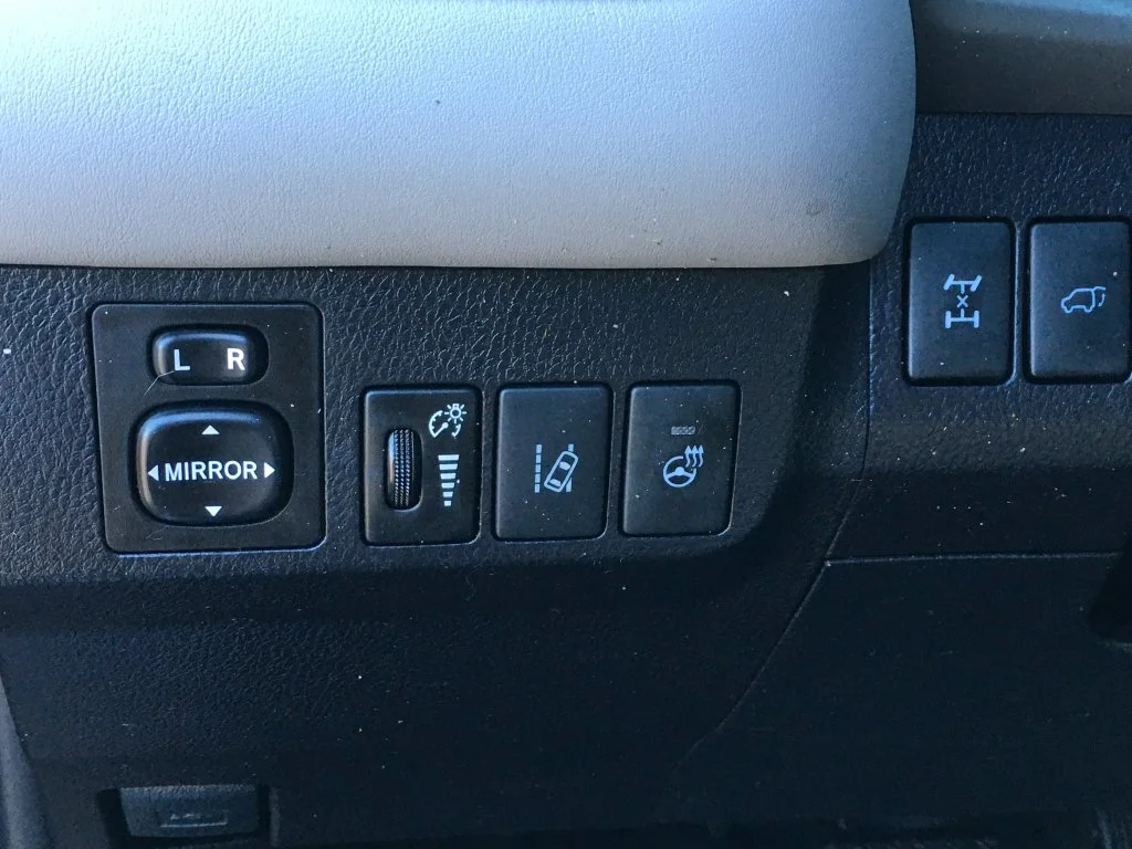 Used 2017 Blue Toyota Platinum image 19
