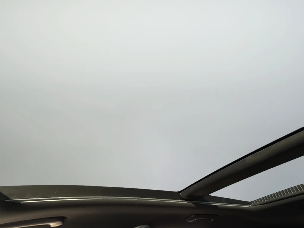 Used 2025 White Kia X-Line image 18