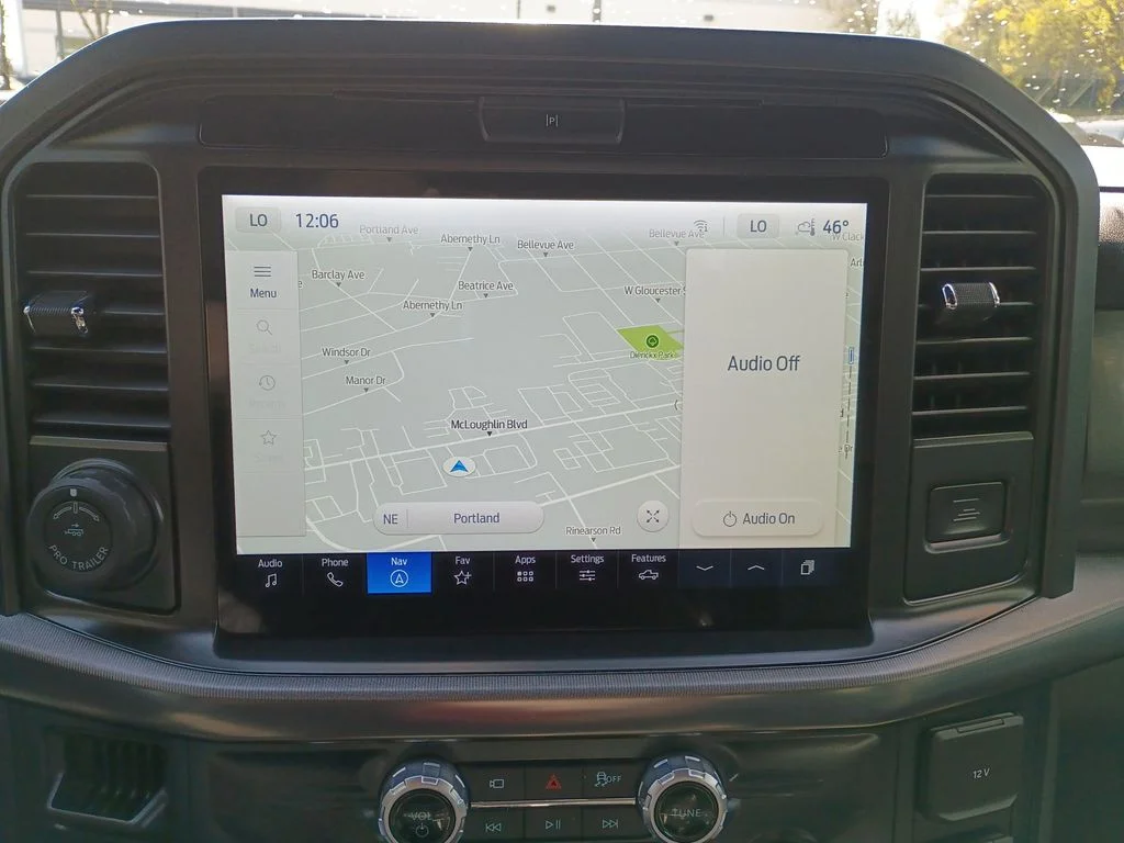 Used 2025 Black Ford Lariat image 27