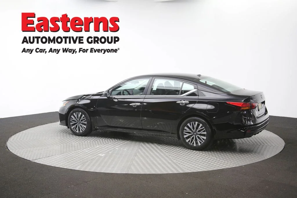 Used 2024 Black Nissan 2.5 SV image 63