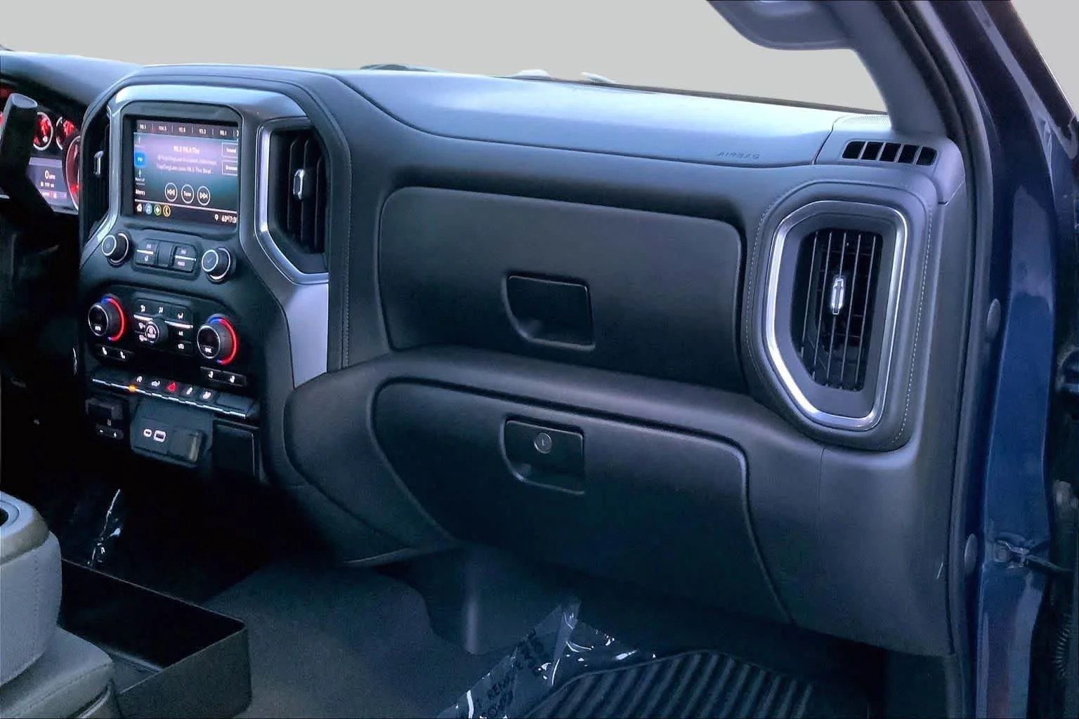 Used 2019 Northsky Blue Metallic Chevrolet RST image 16