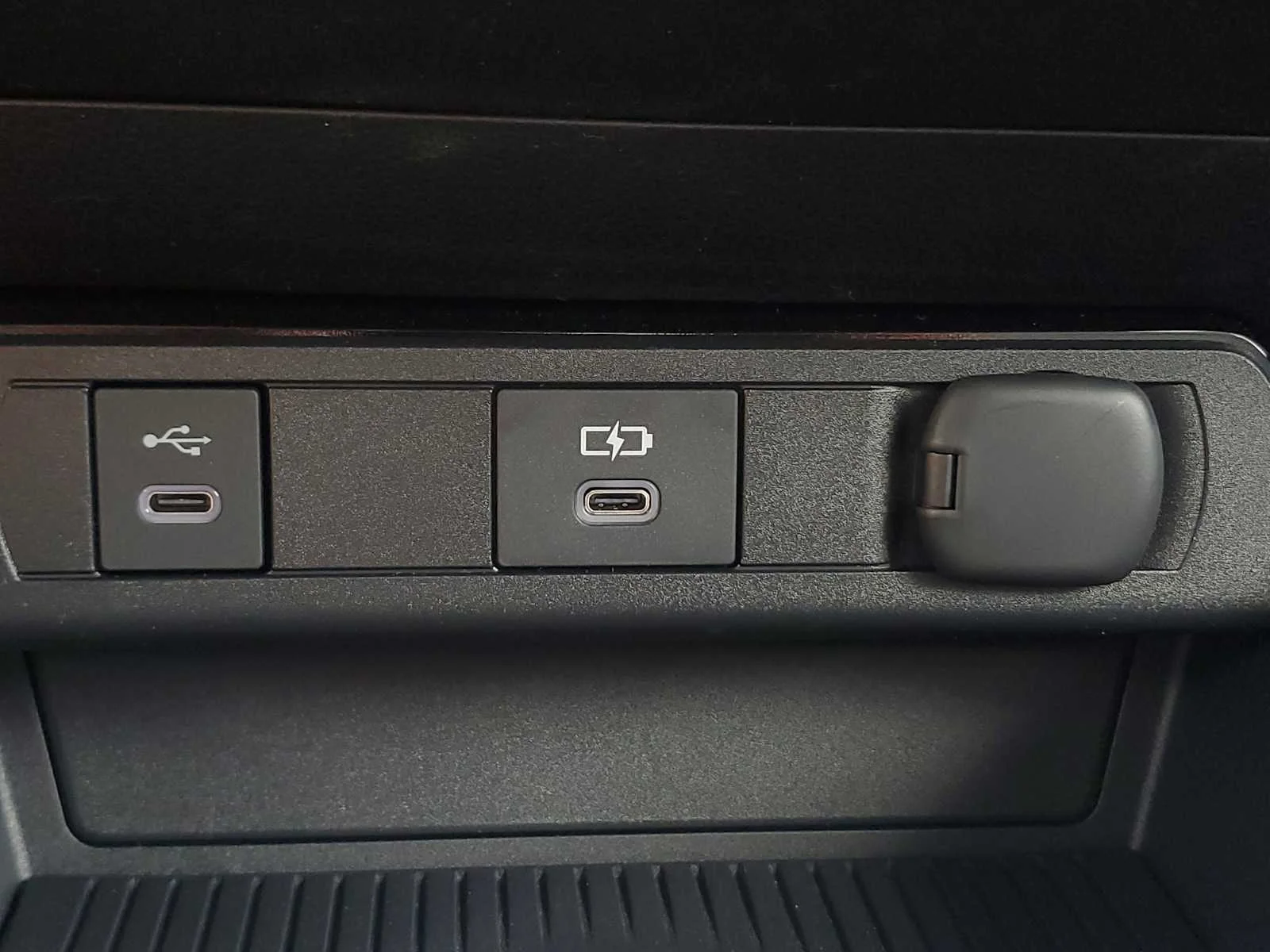 New 2026 Wind Chill Pearl Toyota SE image 24