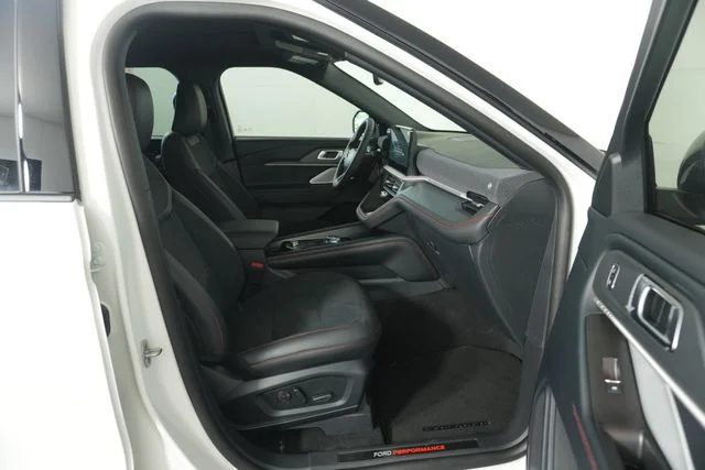 New 2026 Star White Metallic Tri-Coat Ford ST image 27