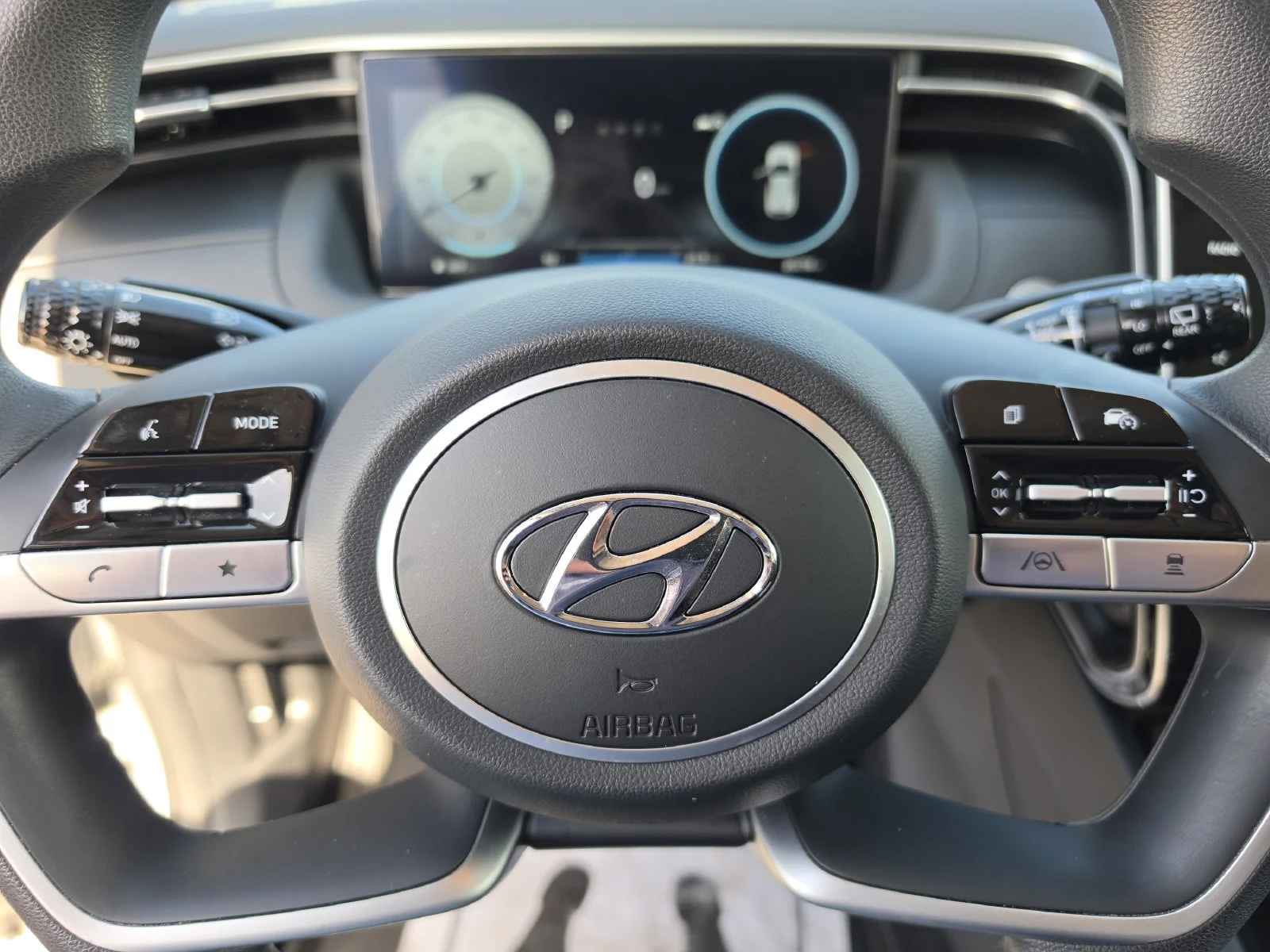 Used 2024 Silver Hyundai SEL image 35