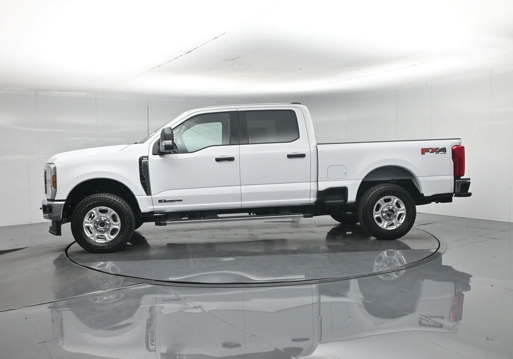 New 2026 Oxford White Ford XLT image 28