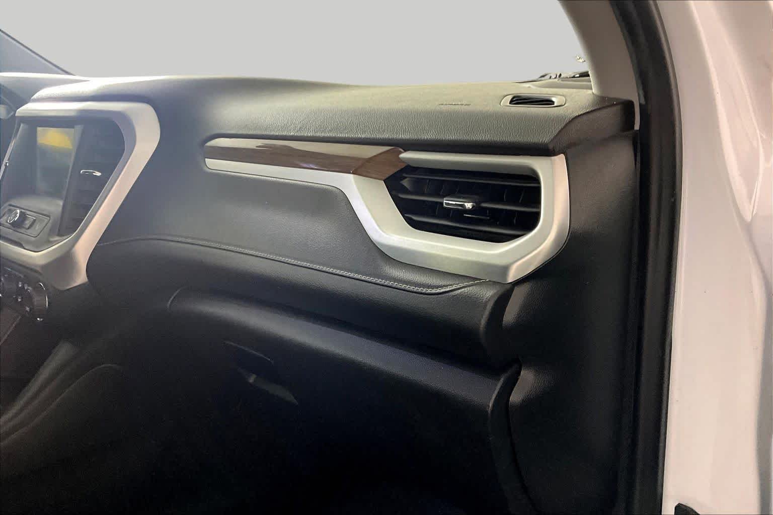 Used 2019 Summit White GMC SLE image 18