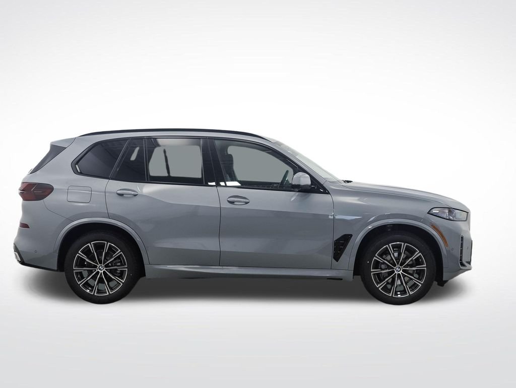 Used 2026 Gray Metallic BMW xDrive40i image 6