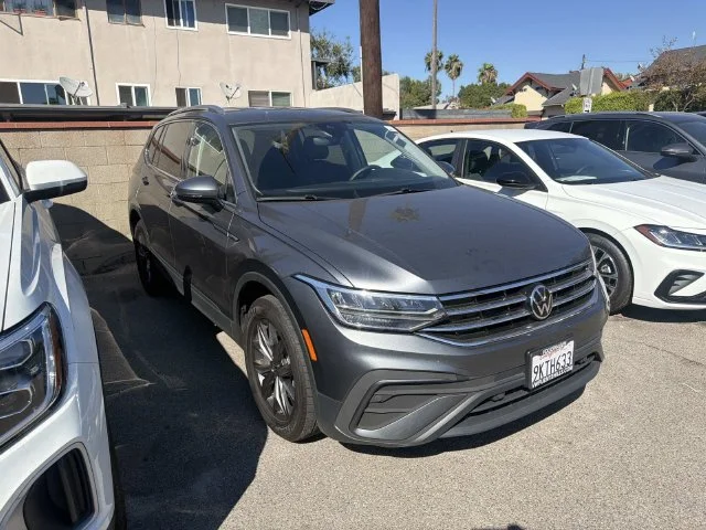 2023 Volkswagen Tiguan photo 3