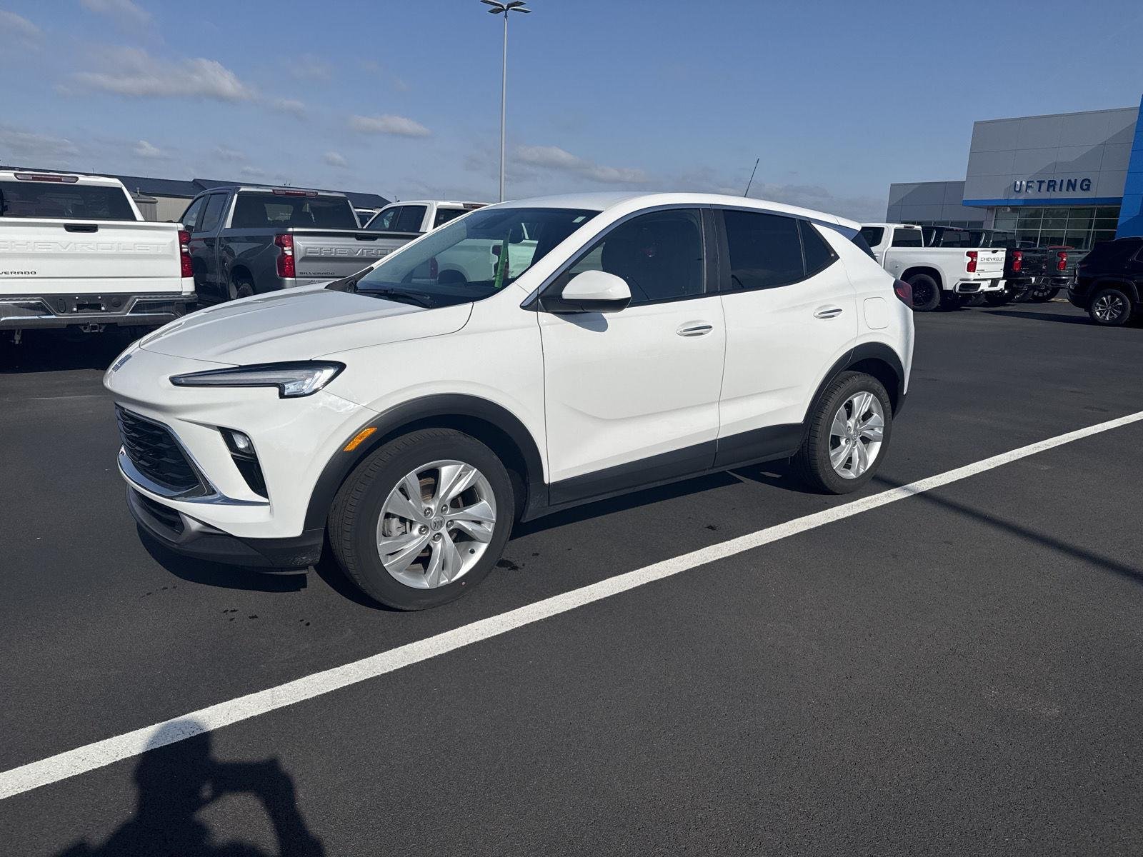 Used 2024 Summit White Buick Preferred image 6