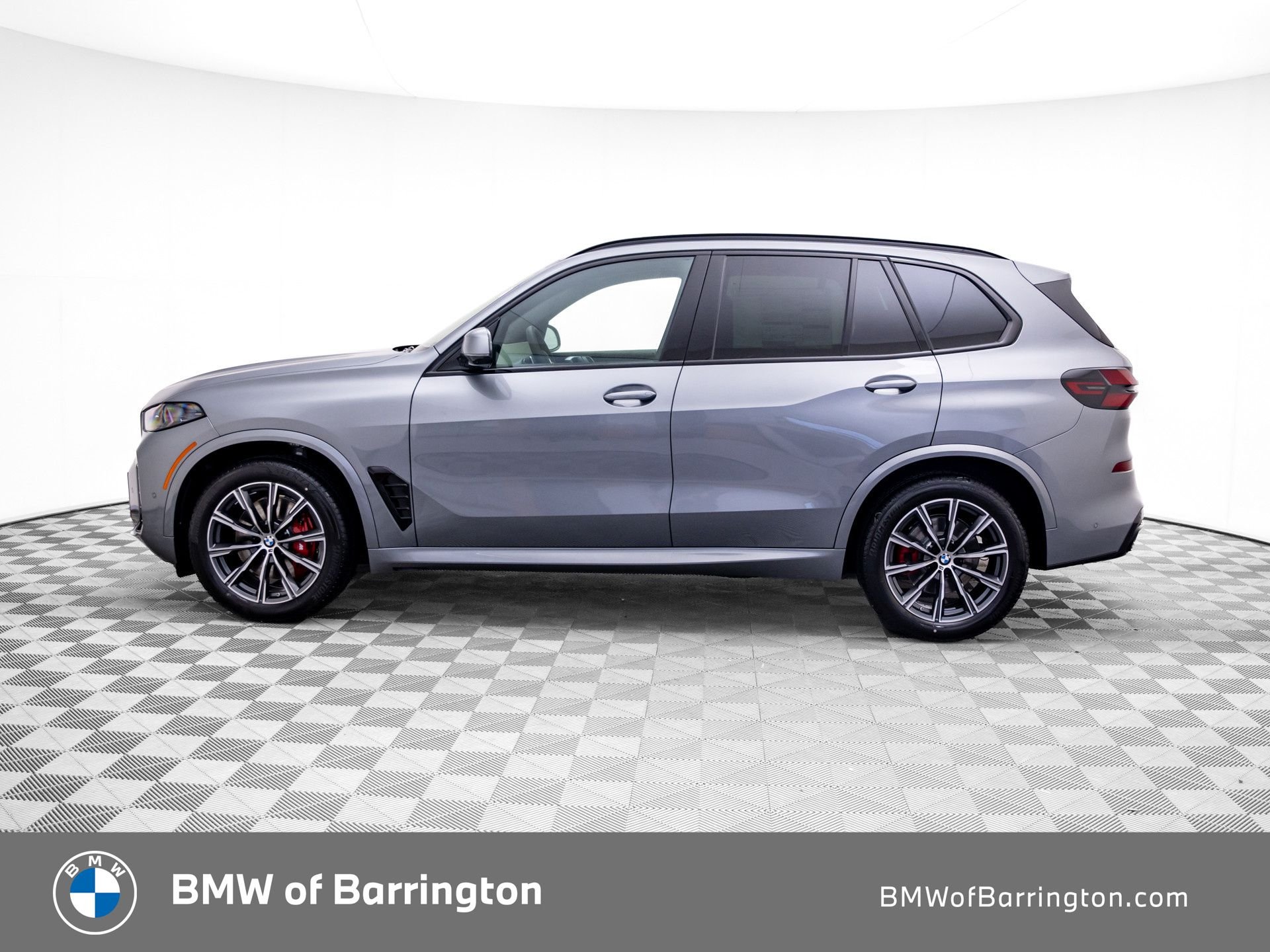 New 2026 Skyscraper Grey Metallic BMW xDrive40i image 2