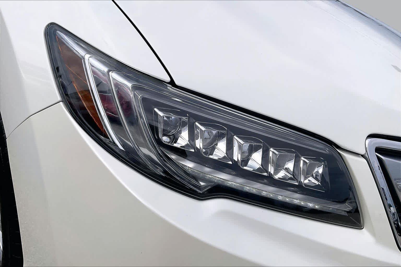 Used 2016 White Diamond Pearl Acura Tech Pkg image 26