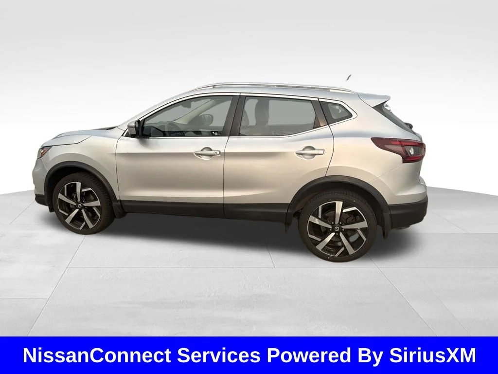 Used 2020 Silver Nissan SL image 11