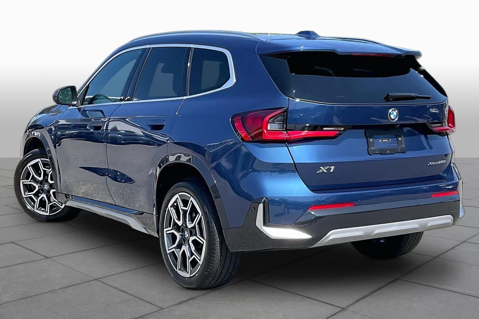 Used 2025 Phytonic Blue Metallic BMW xDrive28i image 11
