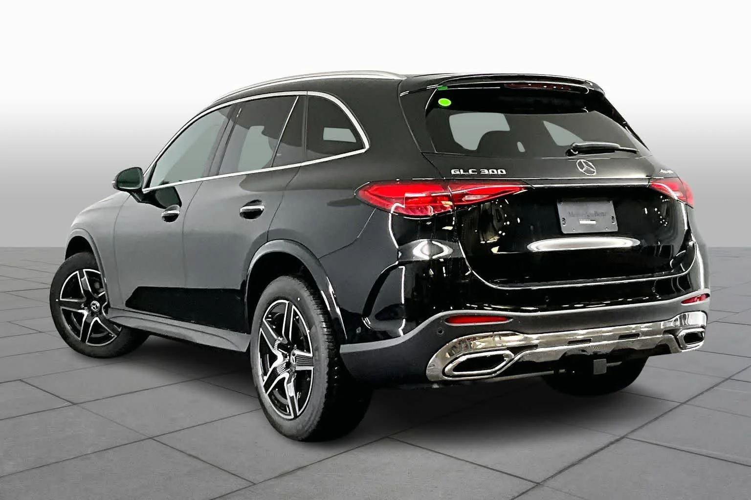 New 2026 040/Black Mercedes-Benz GLC 300 image 4