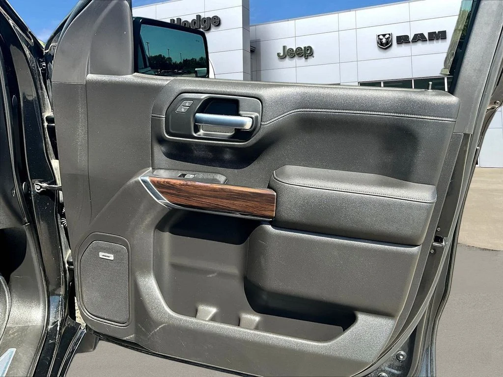 Used 2019 Black GMC SLT image 30