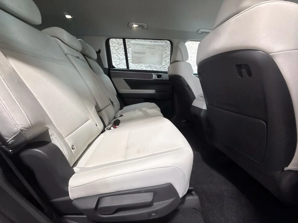 New 2027 Serenity White Hyundai SE image 13