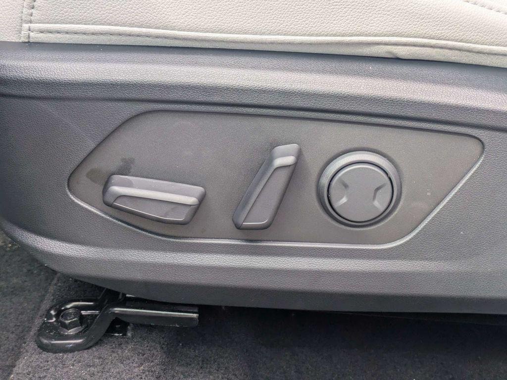 New 2026 Gray Hyundai SEL Activity FWD image 20