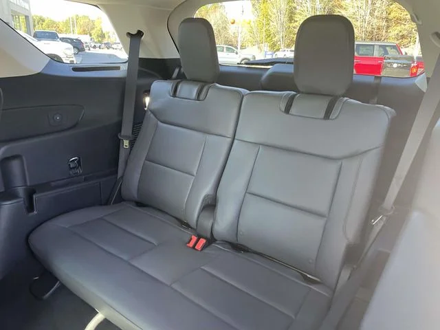 New 2026 Star White Metallic Tri-Coat Ford Active image 11