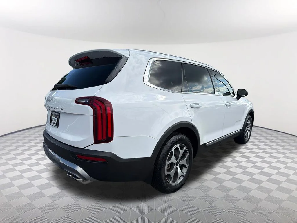 Used 2022 White Kia EX image 5