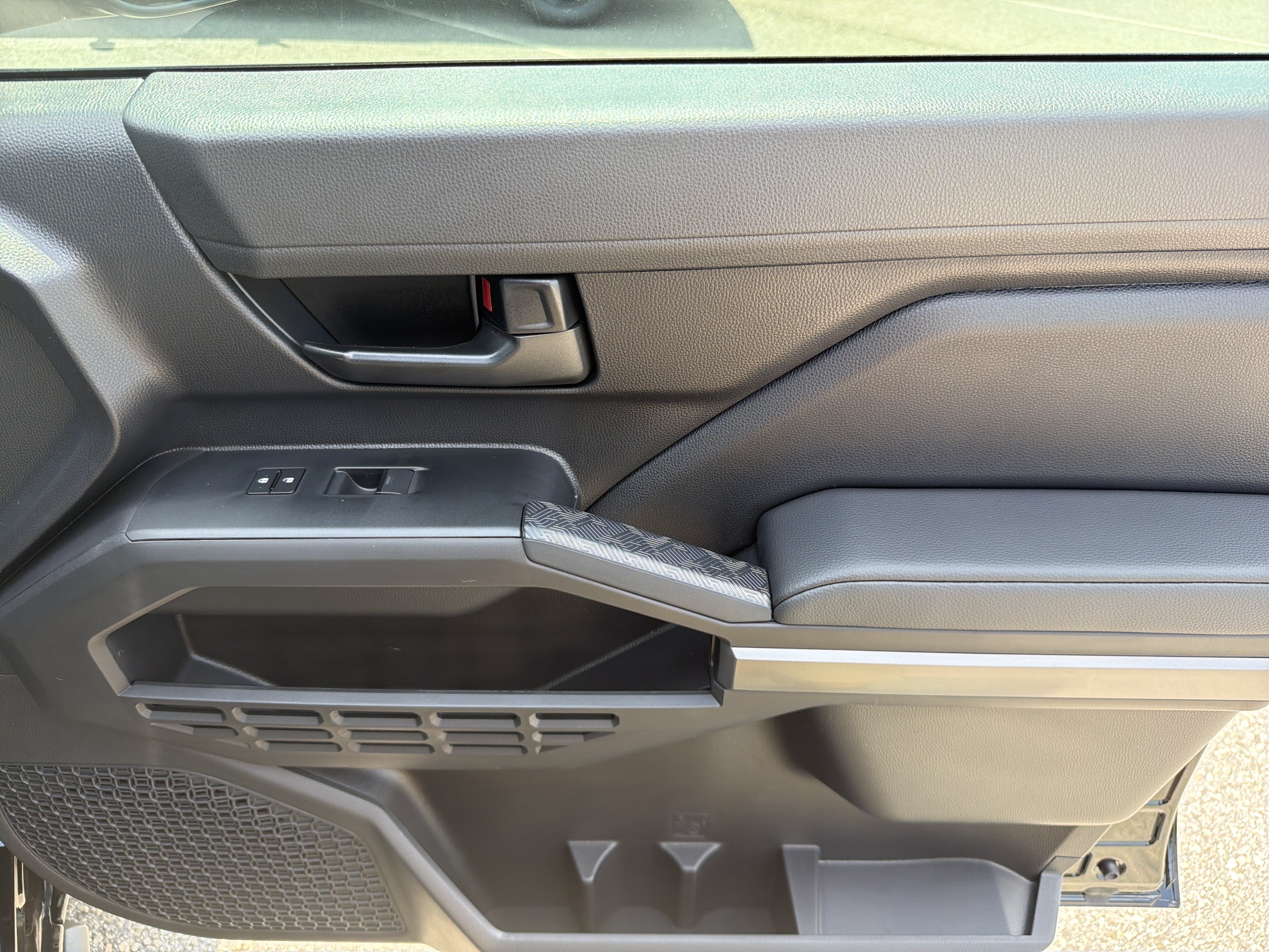 2026 Toyota Tacoma SR5 - Photo 14