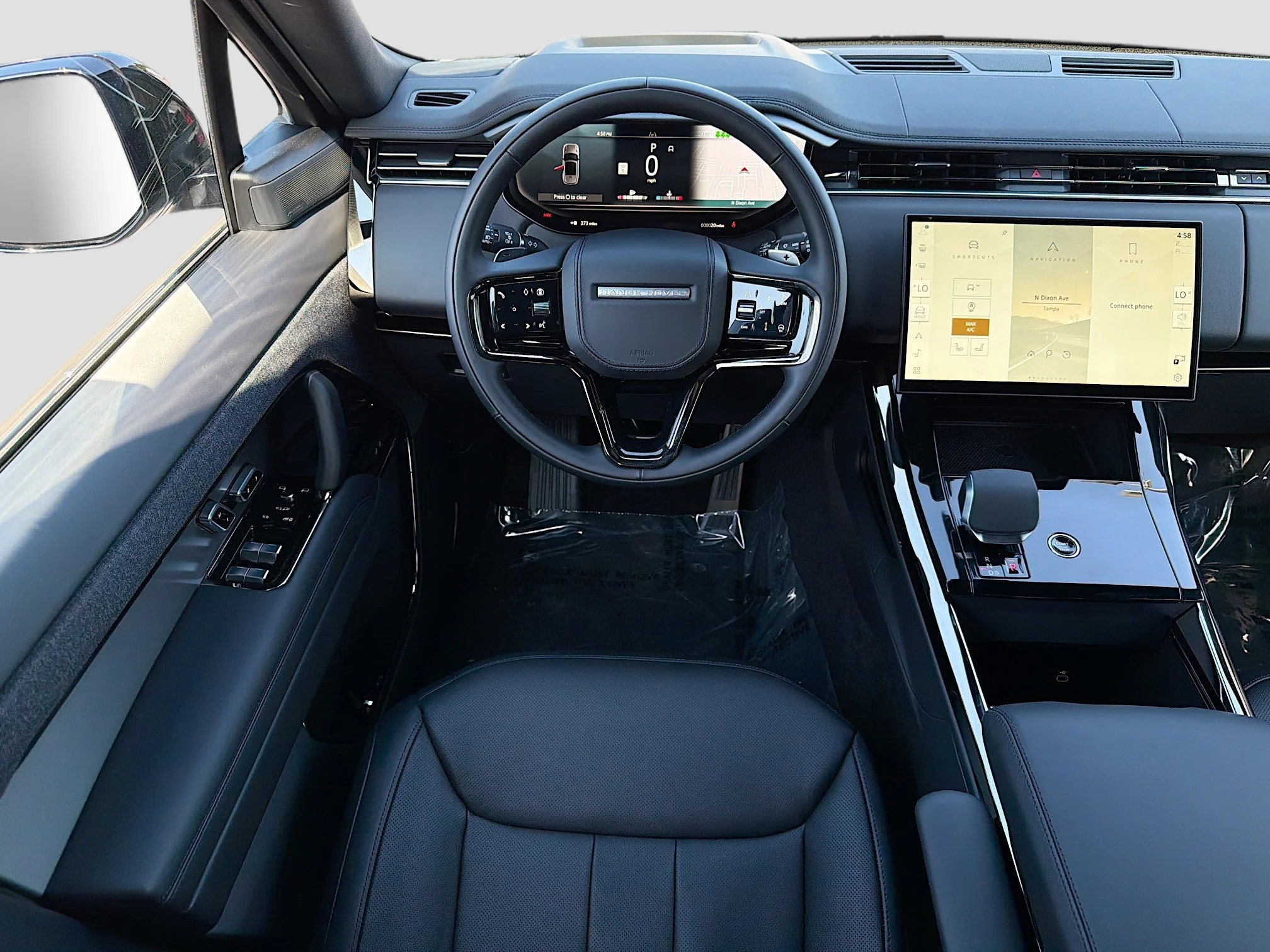 New 2026 Santorini Black Metallic Land Rover Dynamic SE image 17